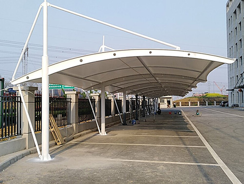 長春膜結(jié)構(gòu)車棚設計的奧秘與實用性